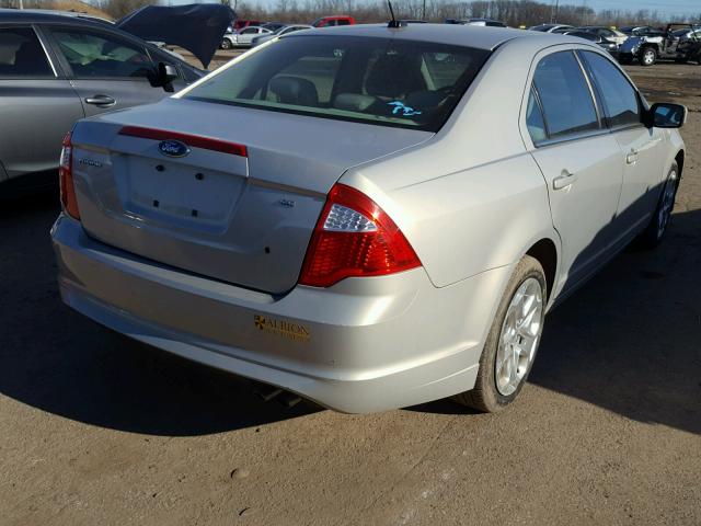 3FAHP0HA0AR209192 - 2010 FORD FUSION SE SILVER photo 4