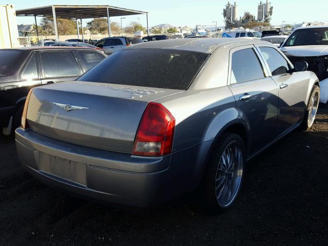 2C3KA43R26H223673 - 2006 CHRYSLER 300 GRAY photo 4