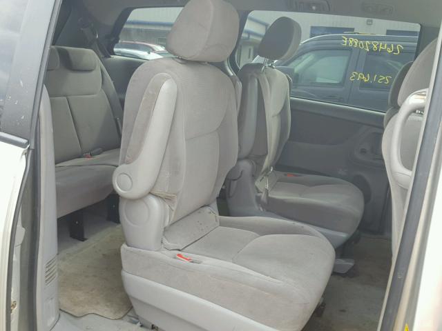 5TDZA23C04S076097 - 2004 TOYOTA SIENNA CE SILVER photo 6