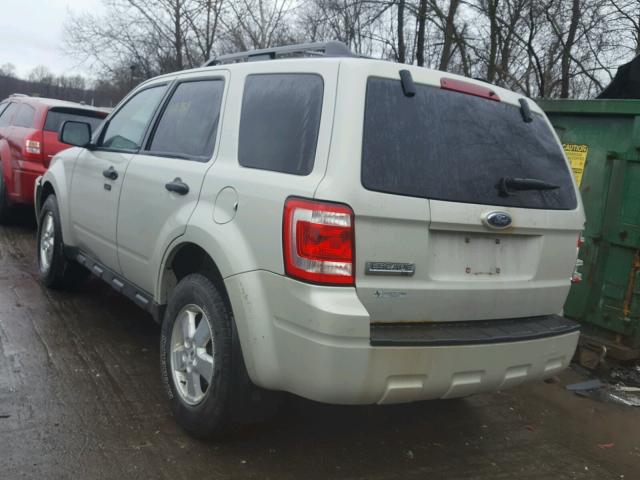 1FMCU03729KC85288 - 2009 FORD ESCAPE XLT SILVER photo 3