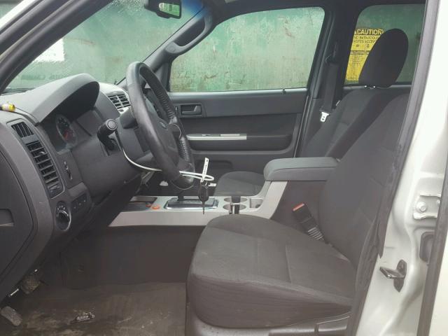 1FMCU03729KC85288 - 2009 FORD ESCAPE XLT SILVER photo 5