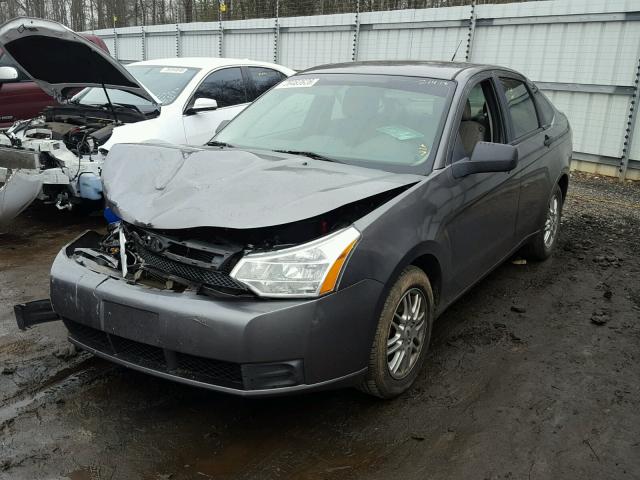 1FAHP35N99W167803 - 2009 FORD FOCUS SE GRAY photo 2