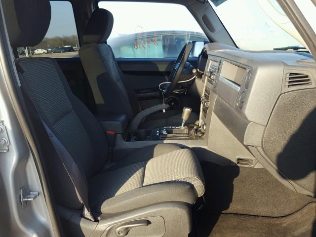 1J8HG48N48C241570 - 2008 JEEP COMMANDER 灰色 照片 5