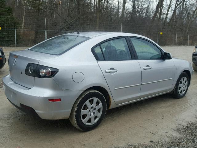 JM1BK12F281794158 - 2008 MAZDA 3 I SILVER photo 4