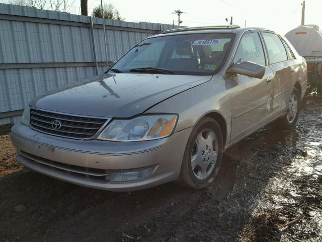 4T1BF28B03U302793 - 2003 TOYOTA AVALON XL GOLD photo 2