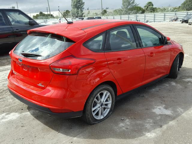 1FADP3K2XGL294566 - 2016 FORD FOCUS SE RED photo 4