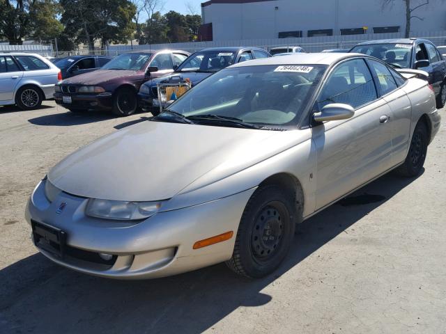 1G8ZR1274YZ148828 - 2000 SATURN SC2 TAN photo 2