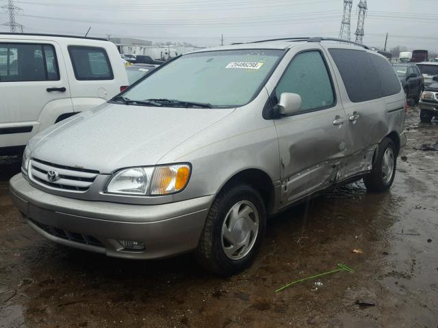 4T3ZF13C21U363446 - 2001 TOYOTA SIENNA LE SILVER photo 2