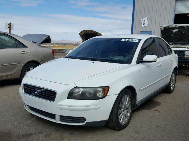 YV1MS382052055413 - 2005 VOLVO S40 2.4I WHITE photo 2