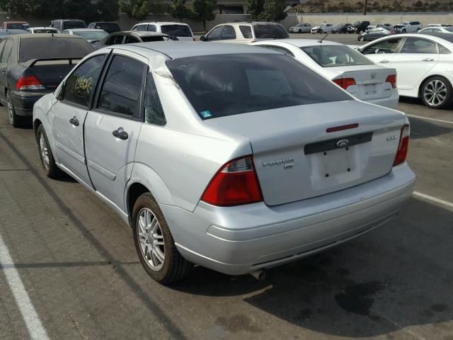 1FAFP34N75W227368 - 2005 FORD FOCUS ZX4 GRAY photo 3