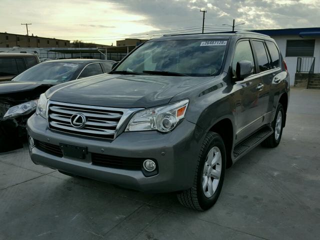 JTJBM7FX9C5040995 - 2012 LEXUS GX BASE GRAY photo 2