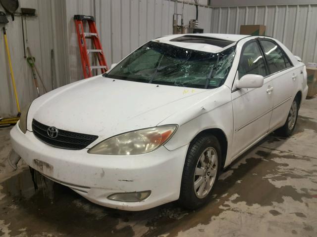 4T1BF32K74U073674 - 2004 TOYOTA CAMRY LE WHITE photo 2