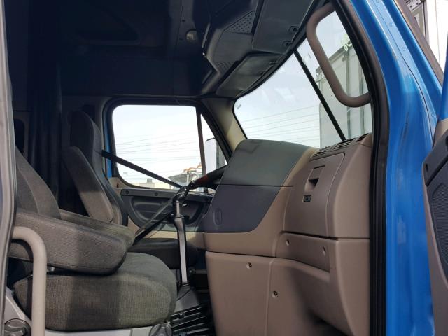 1FUJGLDR19LAJ0280 - 2009 FREIGHTLINER CASCADIA 1 BLUE photo 5