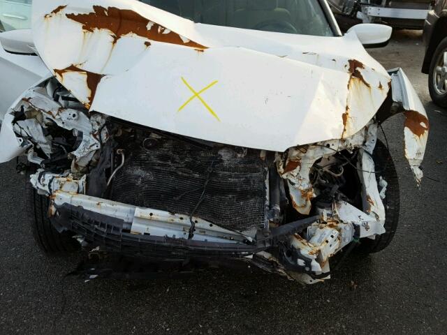 1HGCR2F3XDA093384 - 2013 HONDA ACCORD LX WHITE photo 7