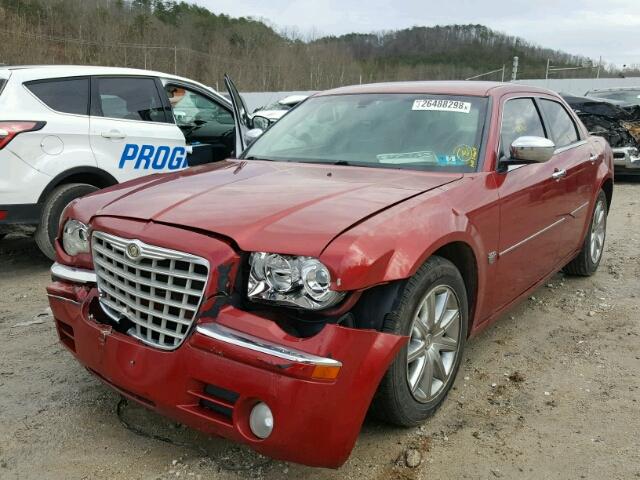 2C3KA63H37H777177 - 2007 CHRYSLER 300C RED photo 2