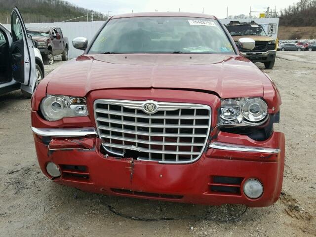 2C3KA63H37H777177 - 2007 CHRYSLER 300C RED photo 9