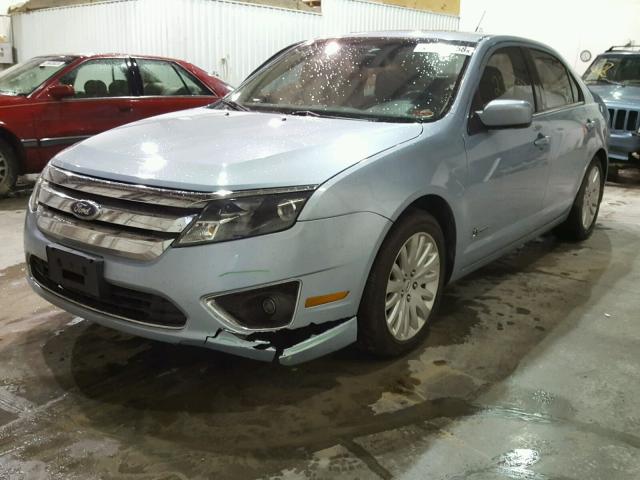 3FADP0L33AR310461 - 2010 FORD FUSION HYB BLUE photo 2