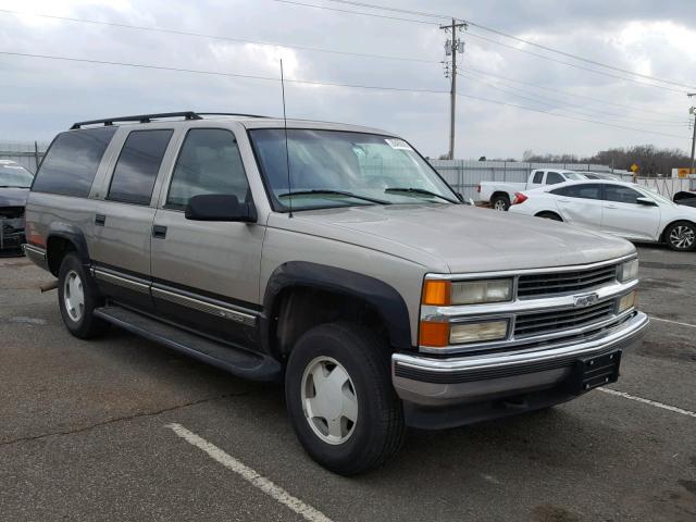 3GNFK16R8XG239910 - 1999 CHEVROLET SUBURBAN K SILVER photo 1