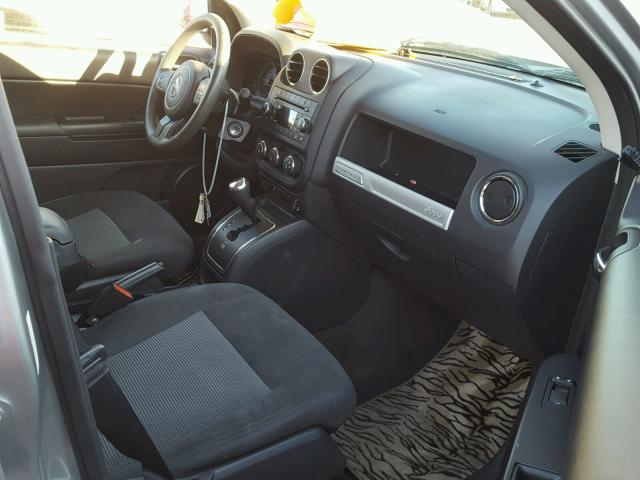 1C4NJCBA4GD743614 - 2016 JEEP COMPASS SP GRAY photo 5