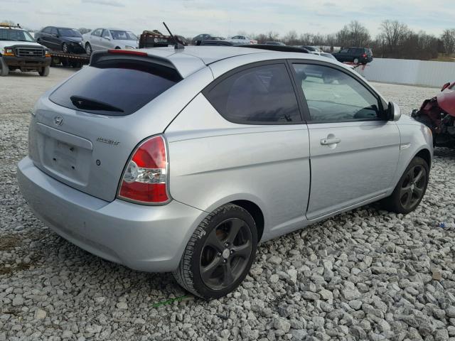 KMHCN36C18U055820 - 2008 HYUNDAI ACCENT SE SILVER photo 4