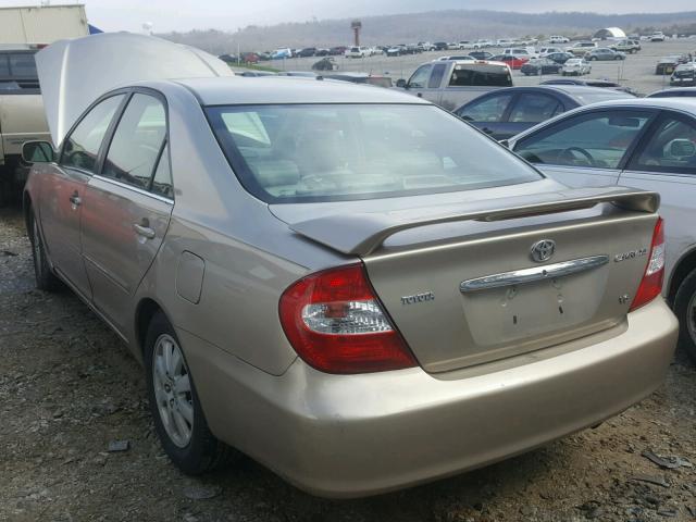 4T1BF30K72U527325 - 2002 TOYOTA CAMRY LE GOLD photo 3