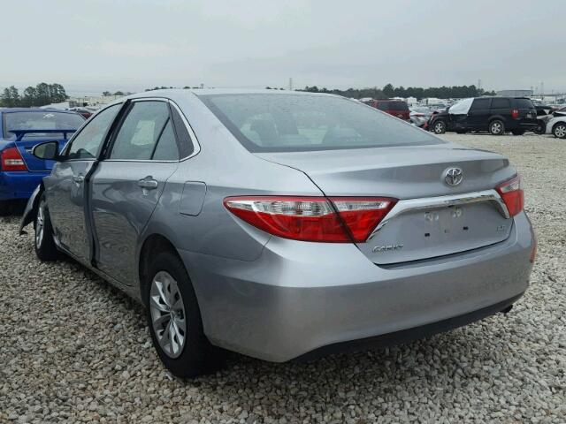 4T4BF1FK7GR572306 - 2016 TOYOTA CAMRY LE SILVER photo 3