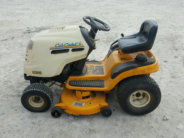 1B075H10721 - 2005 CUB LAWN MOWER YELLOW photo 9