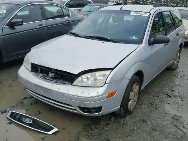 1FAHP36N07W161240 - 2007 FORD FOCUS ZXW SILVER photo 2