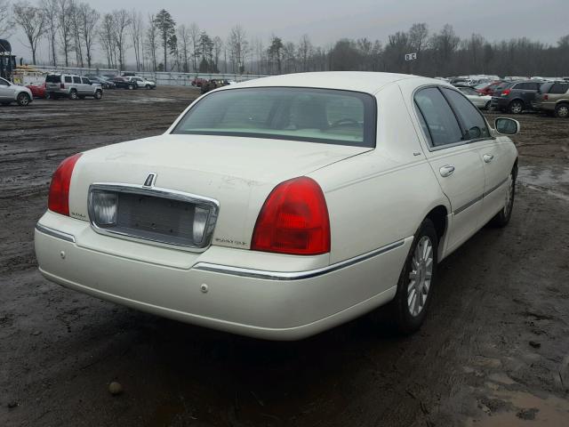 1LNHM83W24Y657648 - 2004 LINCOLN TOWN CAR U WHITE photo 4