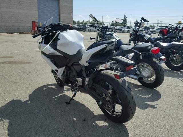 JKAEXEJ19HDA01848 - 2017 KAWASAKI EX650 J თეთრი ფოტო 3