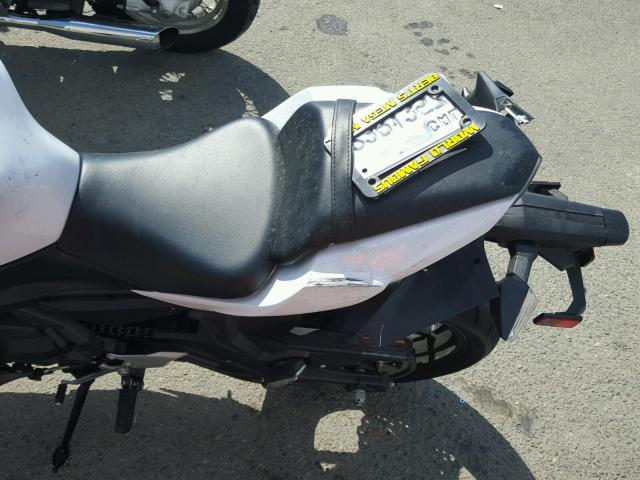 JKAEXEJ19HDA01848 - 2017 KAWASAKI EX650 J თეთრი ფოტო 6