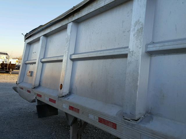 48X1H392X51003640 - 2005 TRAV DUMP TRAIL WHITE photo 5