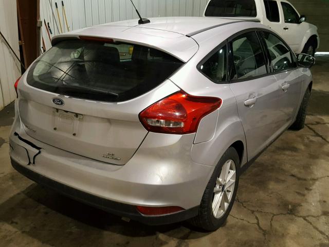 1FADP3K25GL338182 - 2016 FORD FOCUS SE SILVER photo 4