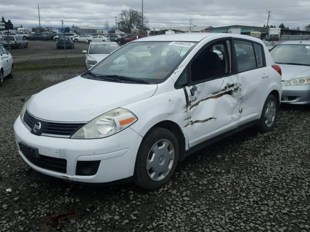 3N1BC13EX8L407225 - 2008 NISSAN VERSA S WHITE photo 2