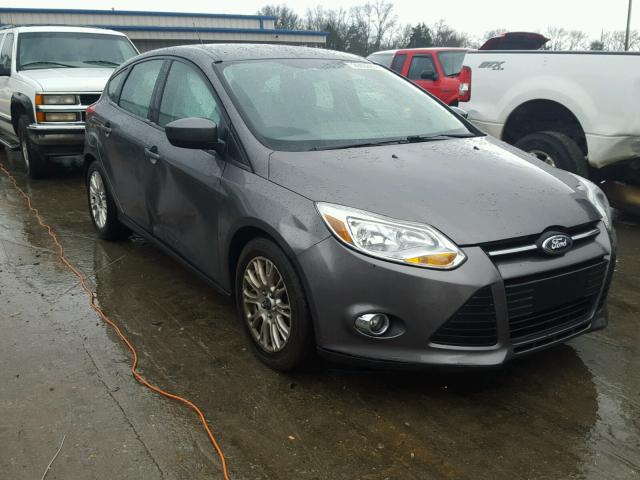 1FAHP3K2XCL400901 - 2012 FORD FOCUS SE GRAY photo 1