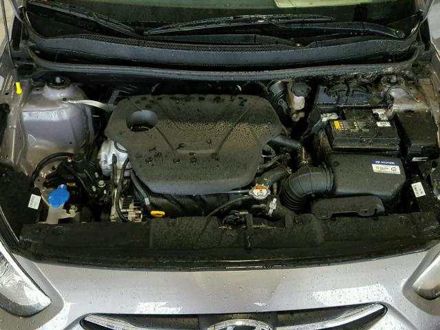 KMHCT4AE6HU365613 - 2017 HYUNDAI ACCENT SE GRAY photo 7