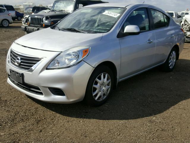 3N1CN7AP0DL888862 - 2013 NISSAN VERSA S SILVER photo 2