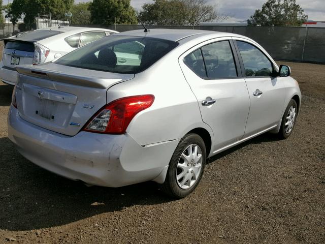 3N1CN7AP0DL888862 - 2013 NISSAN VERSA S SILVER photo 4