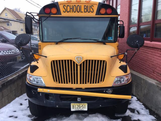 4DRBUAFP35B987157 - 2005 IC CORPORATION 3000 YELLOW photo 2