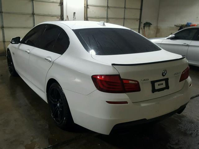 WBAFU9C54DDY72817 - 2013 BMW 550 XI WHITE photo 3