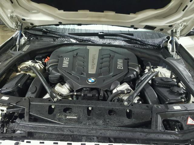 WBAFU9C54DDY72817 - 2013 BMW 550 XI WHITE photo 7
