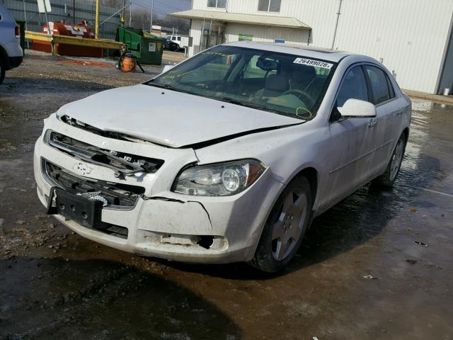 1G1ZJ57789F252151 - 2009 CHEVROLET MALIBU 2LT WHITE photo 2