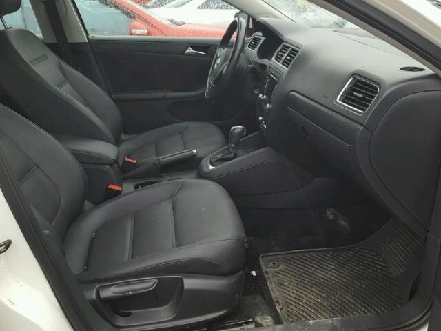 3VWDP7AJ4CM302404 - 2012 VOLKSWAGEN JETTA SE WHITE photo 5