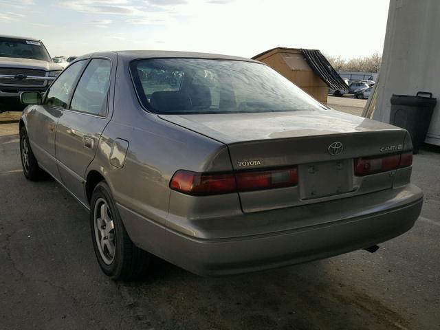 JT2BF22K8V0076163 - 1997 TOYOTA CAMRY LE TAN photo 3