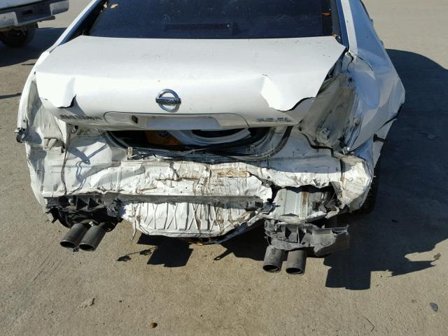 1N4BA41E75C868211 - 2005 NISSAN MAXIMA SE WHITE photo 9