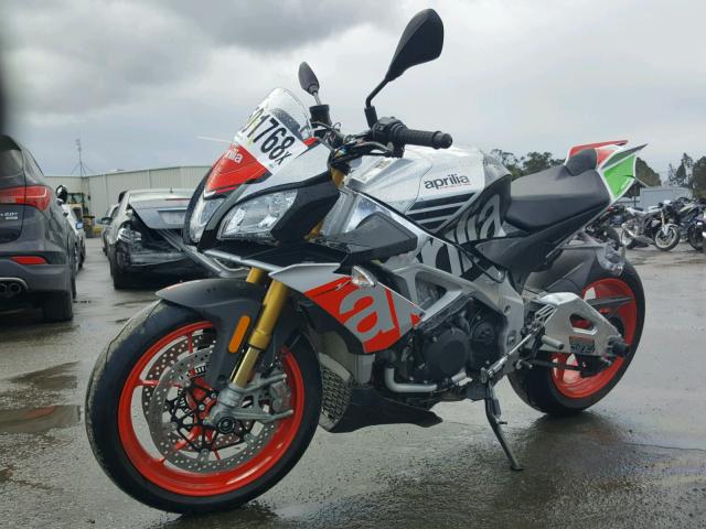 ZD4KGUA01HS000474 - 2017 APRILIA TUONO V4 1 TWO TONE photo 2