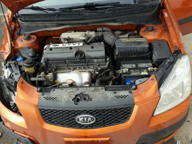 KNADE223796543827 - 2009 KIA RIO BASE ORANGE photo 7