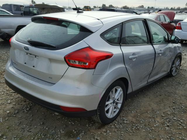 1FADP3K22GL272285 - 2016 FORD FOCUS SE SILVER photo 4