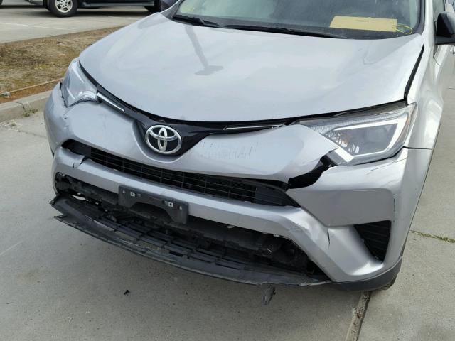 2T3ZFREV2GW245628 - 2016 TOYOTA RAV4 LE SILVER photo 9