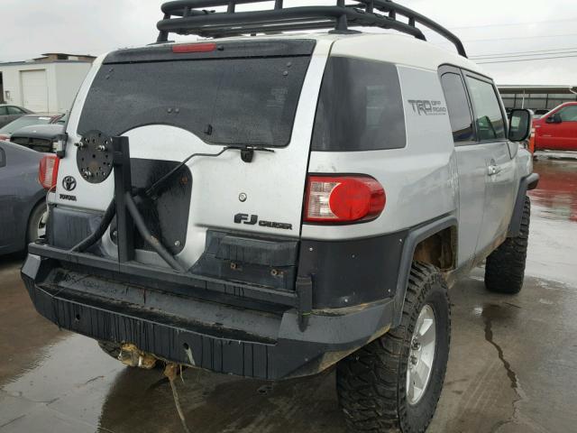 JTEBU11F670099984 - 2007 TOYOTA FJ CRUISER SILVER photo 4